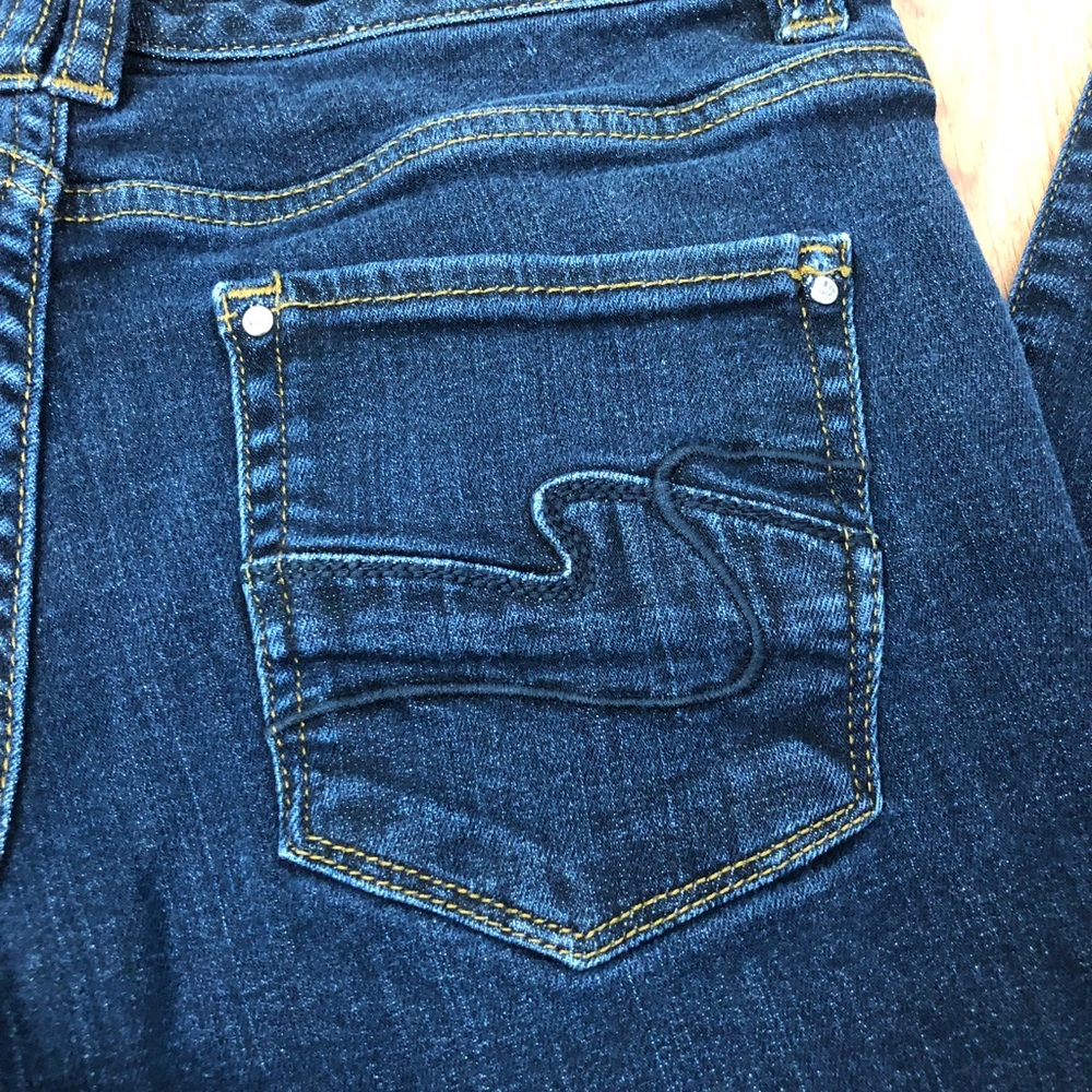 White House Black Market Black Slim Leg Jeans. - Picture 5 of 5